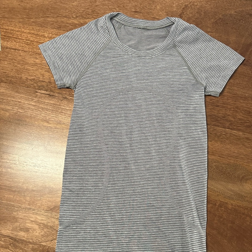 Swiftly tech short sleeve size 2